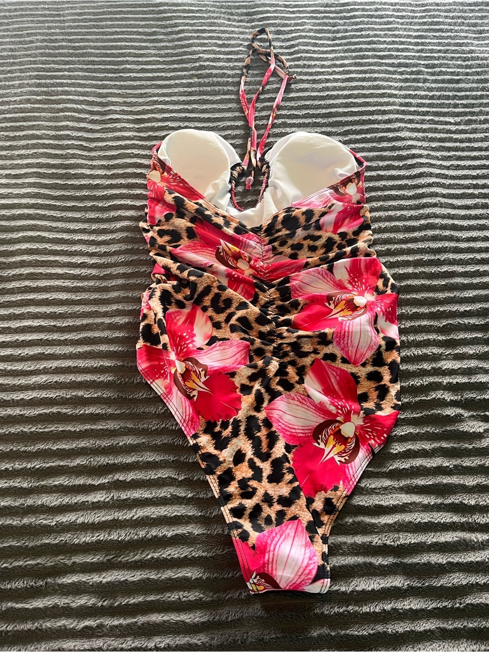 New leopard and floral all ruched swimsuit. - Picture 5 of 7